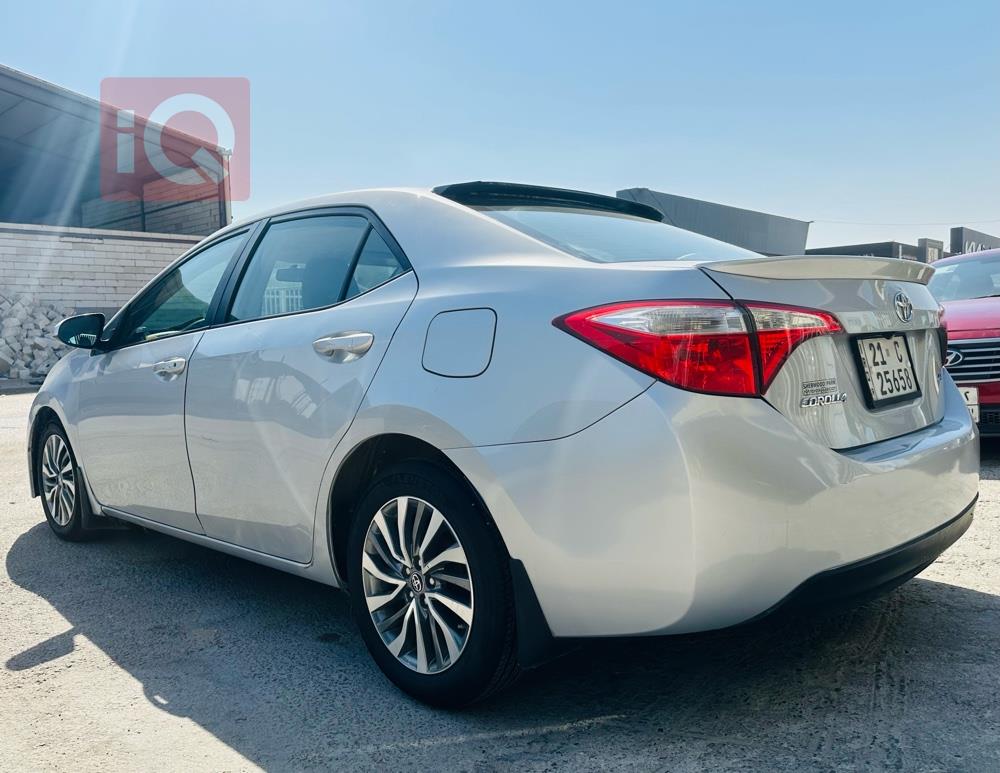 تۆیۆتا کۆرۆلا